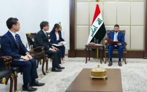 رئيس الوزراء العراقي علي فالح الزيدي يستقبل السفير الياباني في بغداد أكيرا إندو