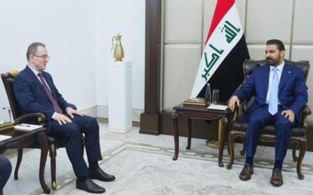 رئيس الوزراء العراقي علي فالح الزيدي يستقبل السفير الروسي في بغداد ألبروس كوتراشيف