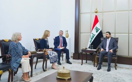 رئيس الوزراء العراقي علي فالح الزيدي يستقبل السفيرة الإسبانية في بغداد أليثيا ريكو بيريث