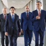 محافظ البنك المركزي العراقي الجديد نزار ناصر، رفقة المحافظ السابق علي العلاق