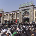 جانب من مراسم زيارة عاشوراء في كربلاء المقدسة