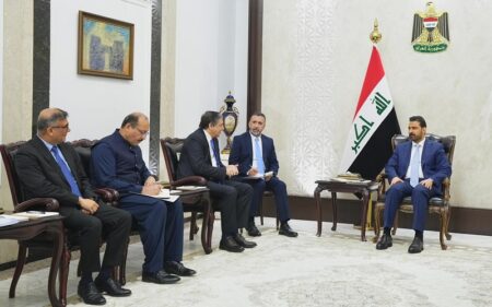 رئيس الوزراء العراقي علي فالح الزيدي يستقبل مبعوث الرئيس الباكستاني سليم مانديوالا