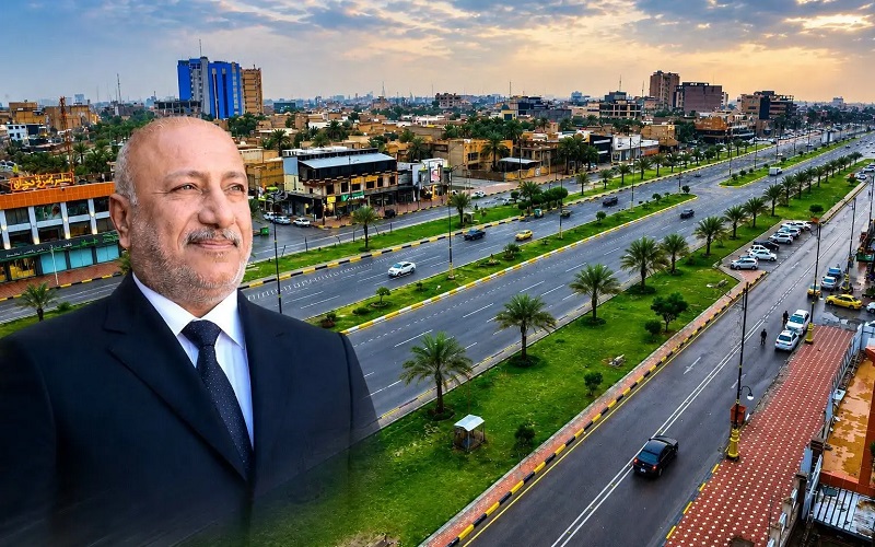 محافظ كربلاء نصيف الخطابي ومنظر من أحد شوارع المدينة