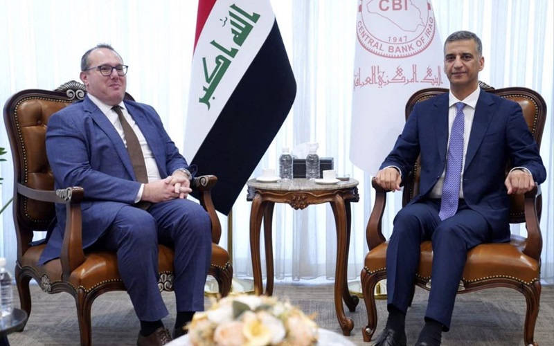 محافظ البنك المركزي العراقي نزار ناصر يستقبل القائم بأعمال السفارة الأمريكية في بغداد جوشوا هاريس