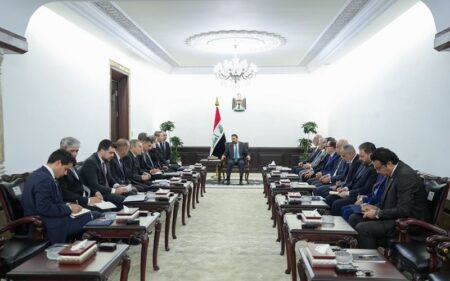 رئيس الوزراء العراقي علي فالح الزيدي يستقبل وزير الطاقة والموارد الطبيعية التركي ألب أرسلان بيرقدار