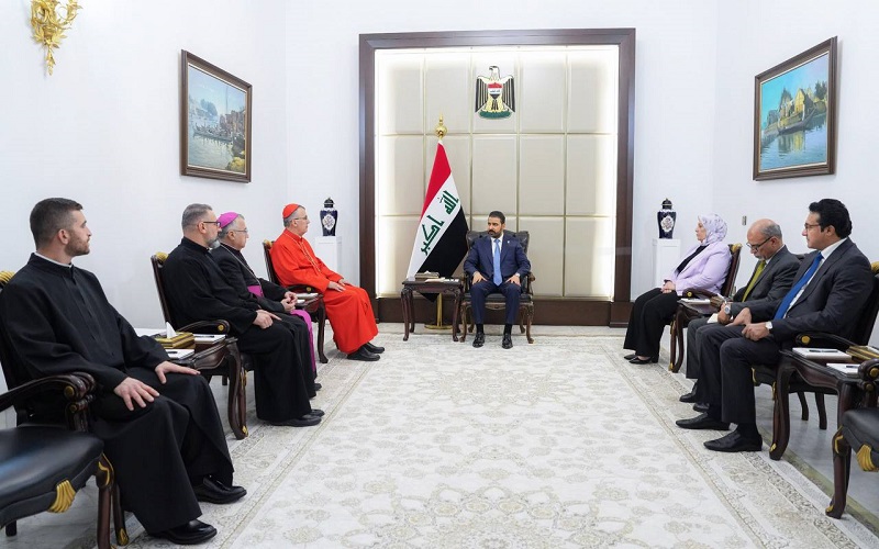 رئيس الوزراء العراقي علي فالح الزيدي يستقبل رئيس الكنيسة الكلدانية في العراق والعالم البطريرك مار بولس الثالث نونا