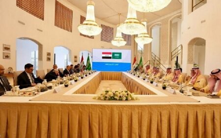 وزير الخارجية العراقي يلتقي نظيره السعودي فيصل بن فرحان