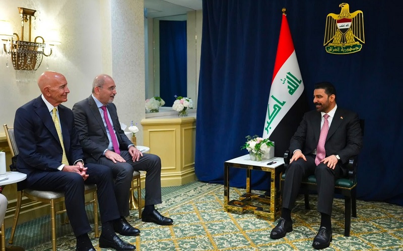 رئيس الوزراء العراقي علي فالح الزيدي يستقبل وزير الخارجية الأردني أيمن الصفدي بحضور مبعوث الرئيس الأمريكي إلى سوريا والعراق وسفير الولايات المتحدة لدى تركيا توم باراك