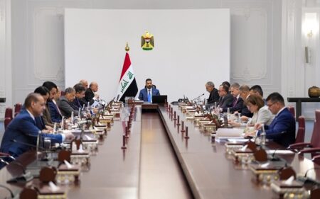 رئيس الوزراء العراقي علي فالح الزيدي يترأس جلسة مجلس الوزراء