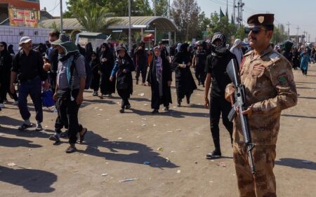 زوار أربعينية الإمام الحسين في العراق