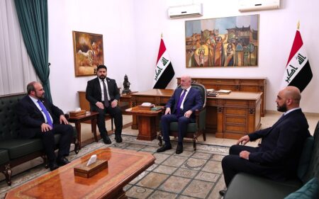 الرئيس العراقي نزار آميدي يستقبل السفير التشيكي في بغداد يان شنايدوف