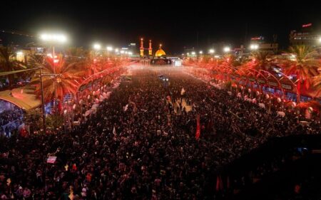 زوار أربعينية الإمام الحسين في كربلاء