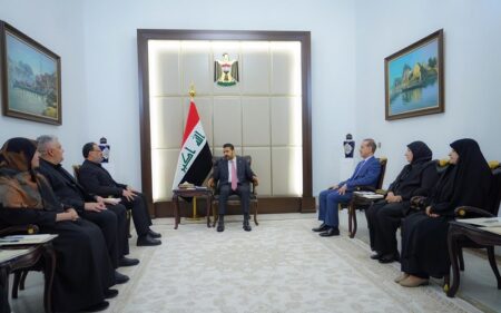 رئيس الوزراء العراقي علي فالح الزيدي يستقبل رئيس كتلة منتصرون في مجلس النواب فالح حسن الخزعلي وأعضاء الكتلة