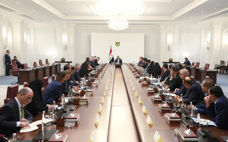 رئيس الوزراء العراقي علي فالح الزيدي يستقبل وفداً من محافظة الديوانية