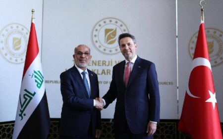 وزير الطاقة التركي ألب أرسلان بيرقدار يستقبل وزير النفط العراقي باسم محمد خضير العبادي
