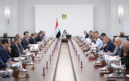 رئيس الوزراء العراقي علي فالح الزيدي يترأس جلسة اعتيادية لمجلس الوزراء