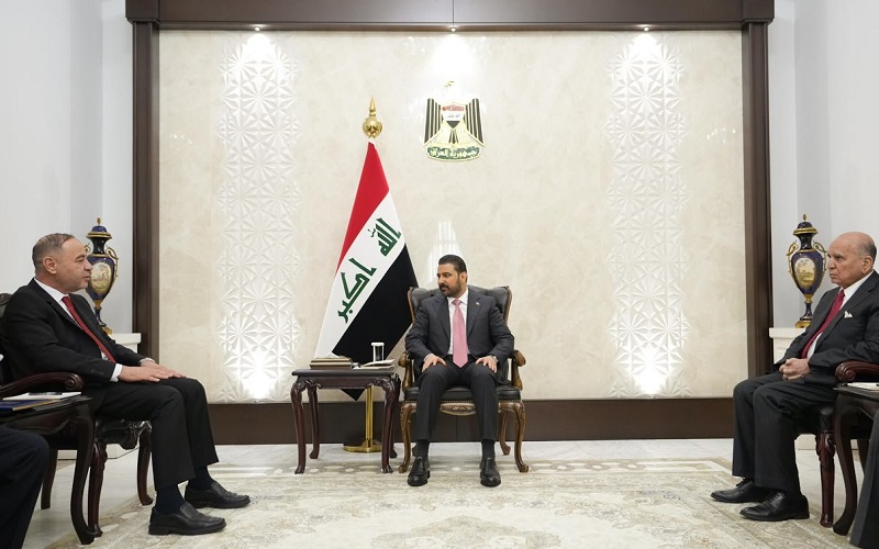 رئيس الوزراء العراقي علي فالح الزيدي يستقبل مبعوث حكومة الوحدة الوطنية الليبية، المكلف بتسيير شؤون وزارة الخارجية والتعاون الدولي الطاهر سالم الباعور