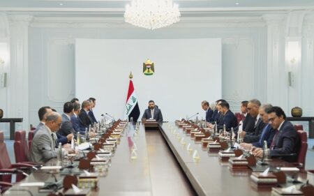 رئيس الوزراء العراقي علي فالح الزيدي يستقبل رئيس اللجنة القانونية في مجلس النواب ريبوار هادي عبدالرحمن وأعضاء اللجنة