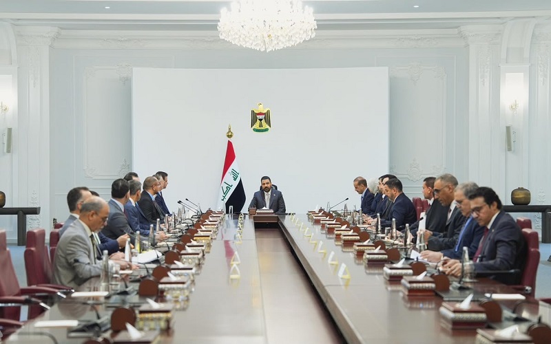 رئيس الوزراء العراقي علي فالح الزيدي يستقبل رئيس اللجنة القانونية في مجلس النواب ريبوار هادي عبدالرحمن وأعضاء اللجنة