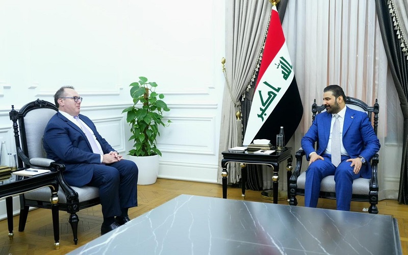 رئيس الوزراء العراقي علي فالح الزيدي يستقبل القائم بأعمال السفارة الأمريكية في بغداد جوشوا هاريس