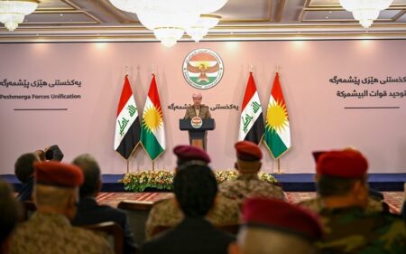 رئيس حكومة إقليم كوردستان مسرور بارزاني يلقي كلمة خلال مراسم الإعلان الرسمي عن توحيد قوات البيشمركة