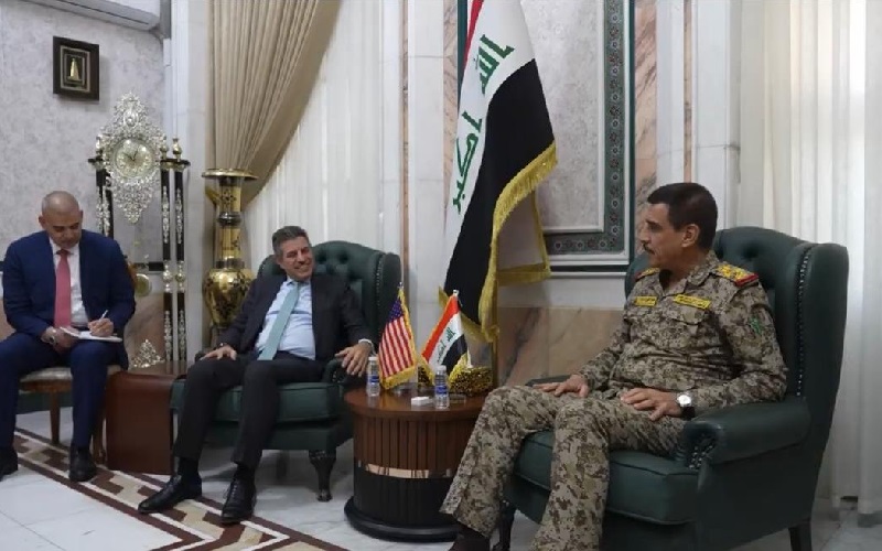 رئيس أركان الجيش العراقي الفريق أول الركن عبد الأمير رشيد يار الله يستقبل القائم بأعمال السفارة الأمريكية في بغداد ستيفن فاغن