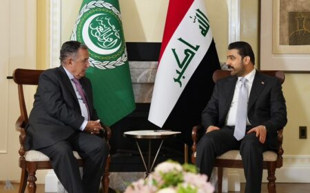رئيس الوزراء العراقي علي فالح الزيدي يستقبل الأمين العام لجامعة الدول العربية نبيل فهمي