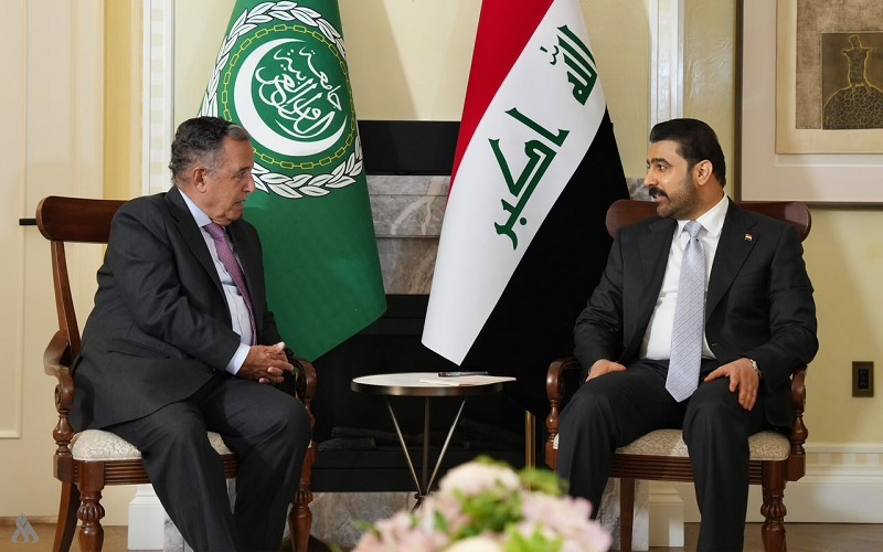 رئيس الوزراء العراقي علي فالح الزيدي يستقبل الأمين العام لجامعة الدول العربية نبيل فهمي