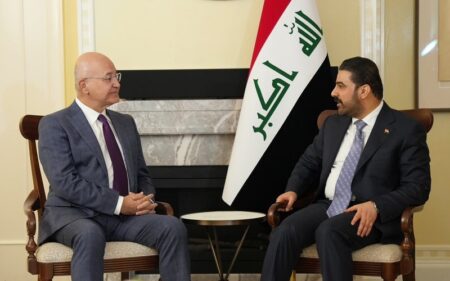 لقاء يجمع رئيس الوزراء العراقي علي فالح الزيدي والمفوض السامي للأمم المتحدة لشؤون اللاجئين برهم صالح على هامش أعمال الدورة الحادية والثمانين للجمعية العامة للأمم المتحدة في مقر المنظمة الدولية بمدينة نيويورك