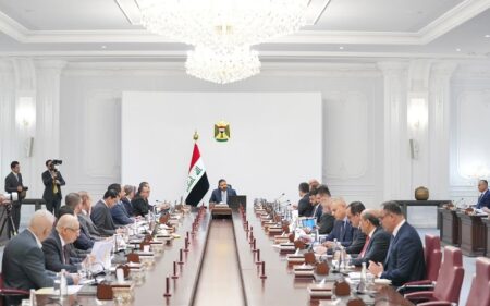 رئيس الوزراء العراقي علي فالح الزيدي يترأس جلسة اعتيادية لمجلس الوزراء
