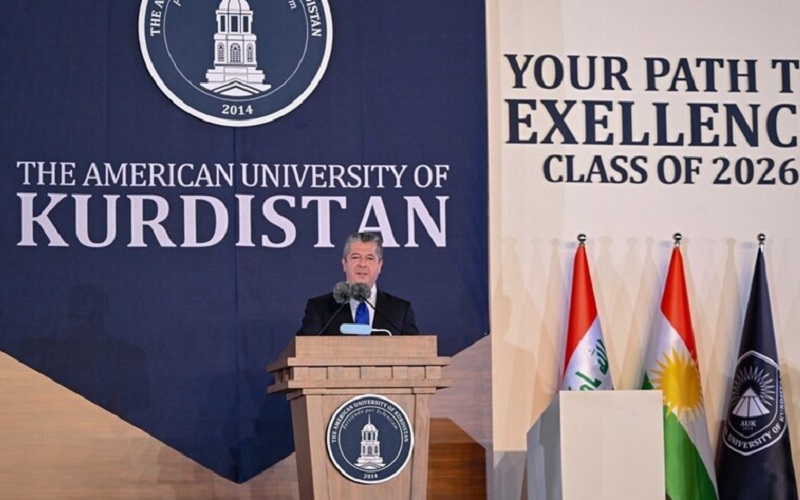 رئيس وزراء إقليم كوردستان مسرور بارزاني يلقي كلمة خلال مراسم حفل تخرج طلبة الجامعة الأمريكية في كوردستان بمحافظة دهوك