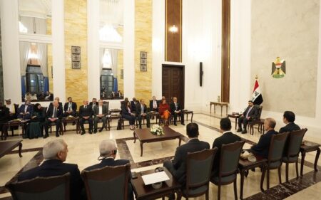 رئيس الوزراء العراقي علي فالح الزيدي يستقبل رؤساء الوفود المشاركة في الدورة الثانية والخمسين لاجتماعات مجلس وزراء خارجية منظمة التعاون الإسلامي