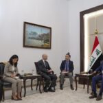رئيس الوزراء العراقي علي فالح الزيدي يستقبل الرئيس الفخري لمجموعة الأزمات الدولية روبرت مالي