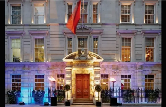 خانەی مەزادی کریستیز لە لەندەن