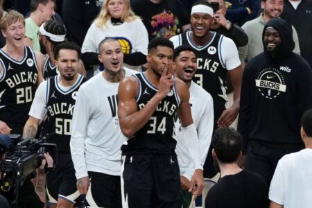 جیانیس ئەنتێتۆکۆنمپۆ